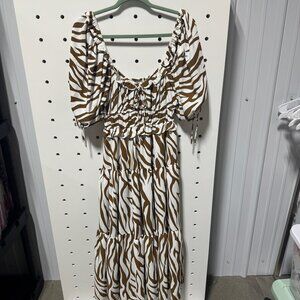 NWT En Saison White/Brown Zebra Stripe Dress Size Small